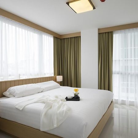Modern Thai Suites Phuket Pokoj fotografie