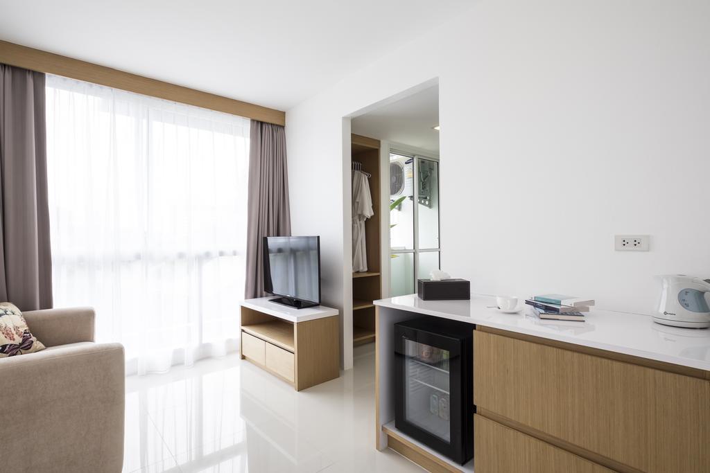 Modern Thai Suites Phuket Pokoj fotografie