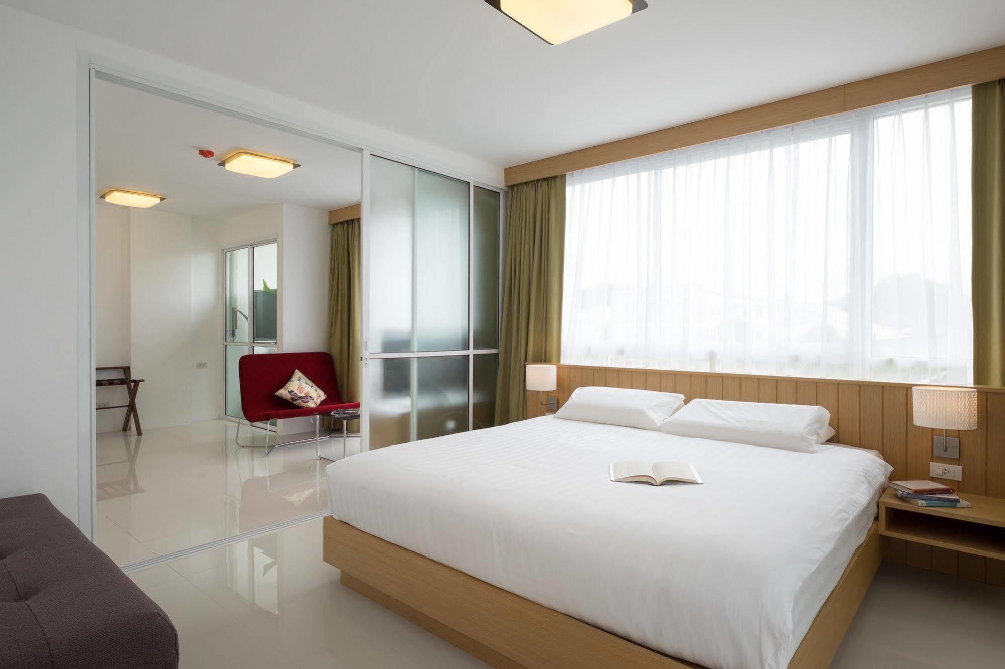Modern Thai Suites Phuket Exteriér fotografie